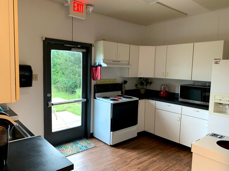 More Photos Of 930-936 Lenape Dr, New Britain Office For Sale
