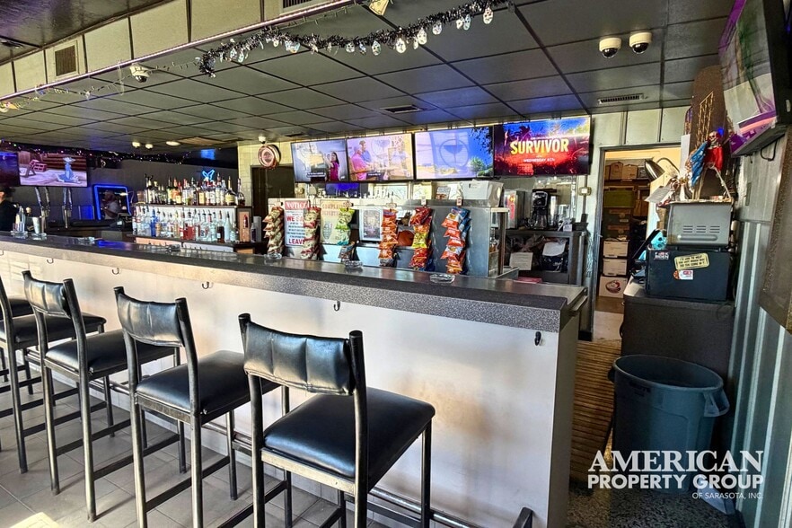 More Photos Of 4459 Bee Ridge Rd, Sarasota Bar For Sale