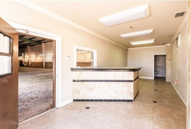More Photos Of 12477 66th Street North, Largo Auto Repair For Lease