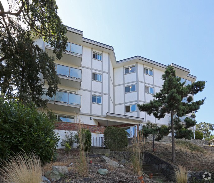 More Photos Of 1527 Fort St, Victoria Apartments For Sale