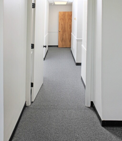 More Photos Of 22636 Glenn Dr, Sterling Medical For Lease
