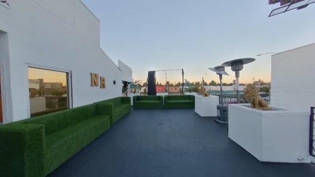 More Photos Of 4225 Crenshaw Blvd, Los Angeles Bar For Lease