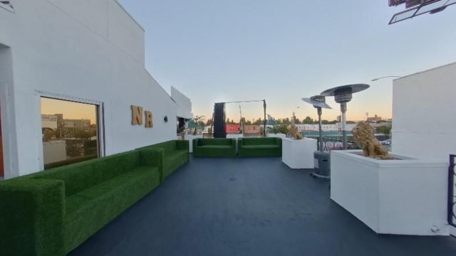 More Photos Of 4225 Crenshaw Blvd, Los Angeles Bar For Lease