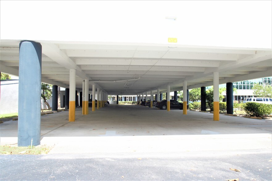 More Photos Of 2701 W Oakland Park Blvd, Oakland Park Office For Sale