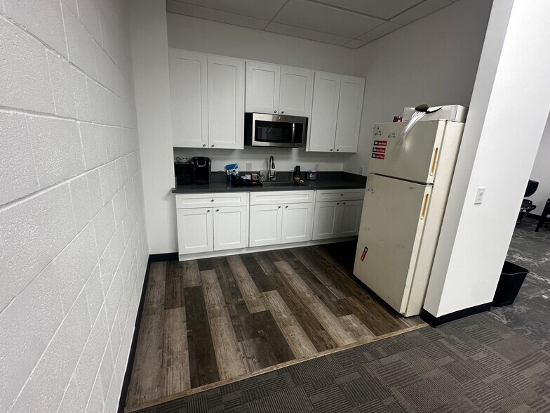 More Photos Of 800 El Cajon Blvd, El Cajon Service For Sale