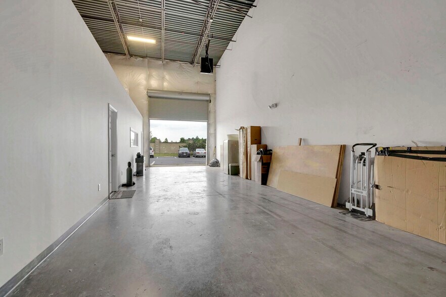 More Photos Of 9201-9373 Mike Garcia Dr, Manassas Warehouse For Lease