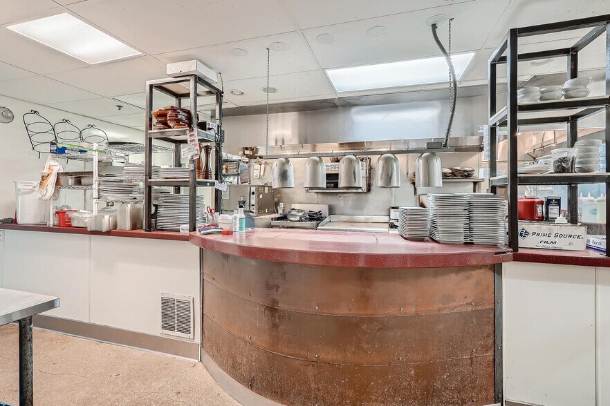 More Photos Of 1035 Pearl St, Boulder Office For Sale
