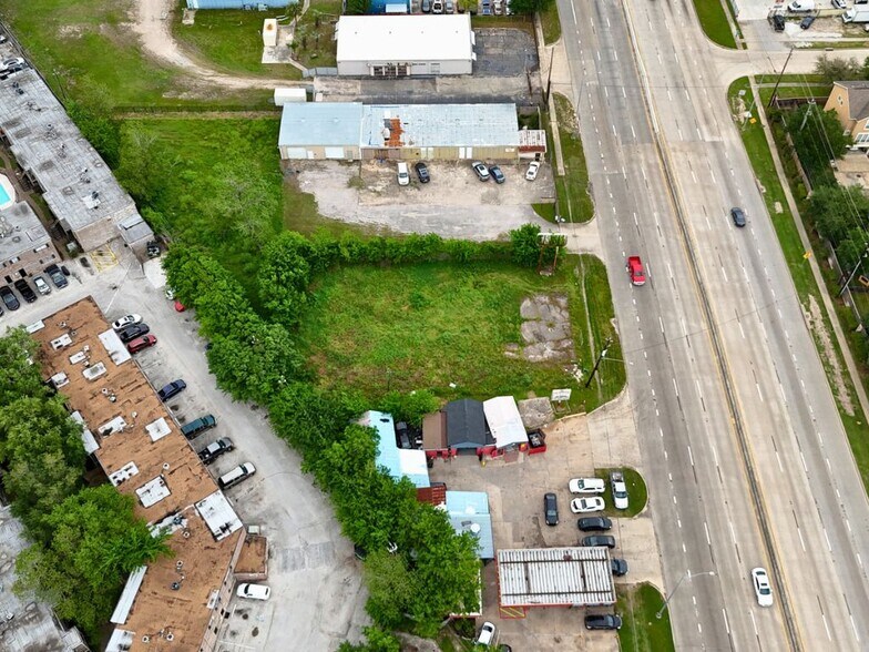 More Photos Of 10703 Main St, Houston Land For Lease