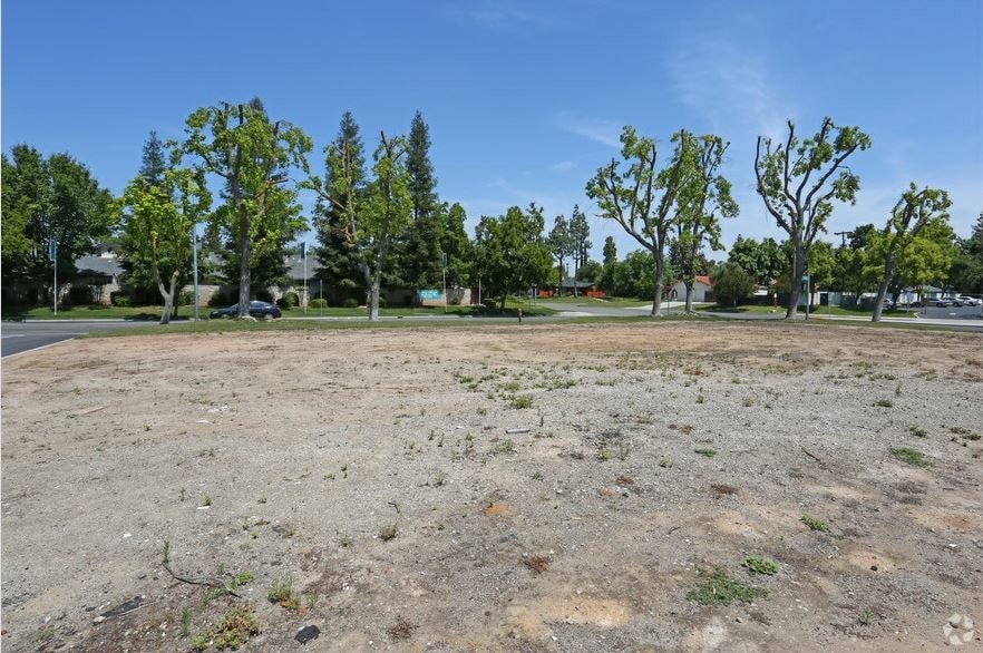 Primary Photo Of 7095 N Marks Ave, Fresno Land For Sale