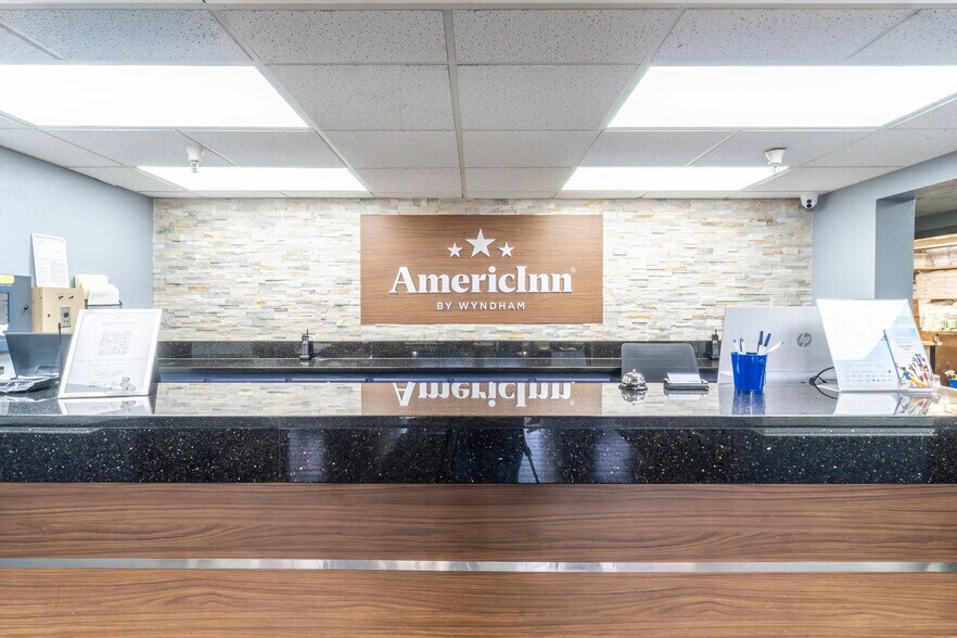 More Photos Of 4230 S Lewis Blvd, Sioux City Hotel For Sale