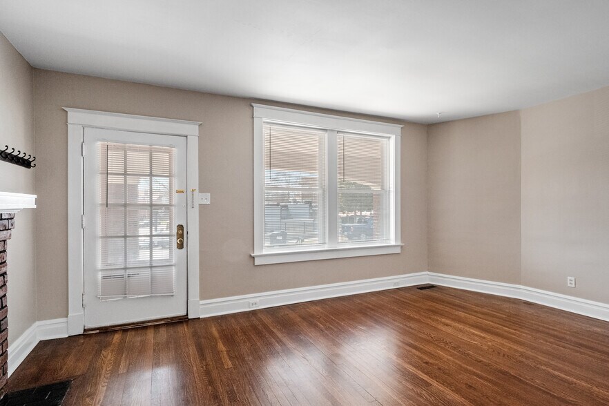 More Photos Of 5007 Goethe Ave, Saint Louis Multifamily For Sale