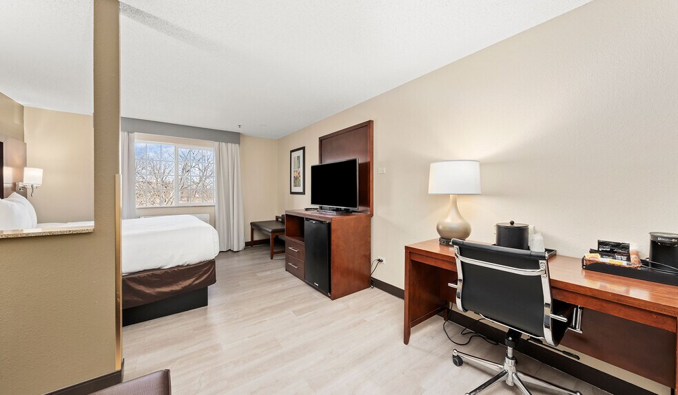 More Photos Of 1775 E Belvidere Rd, Grayslake Hotel For Sale