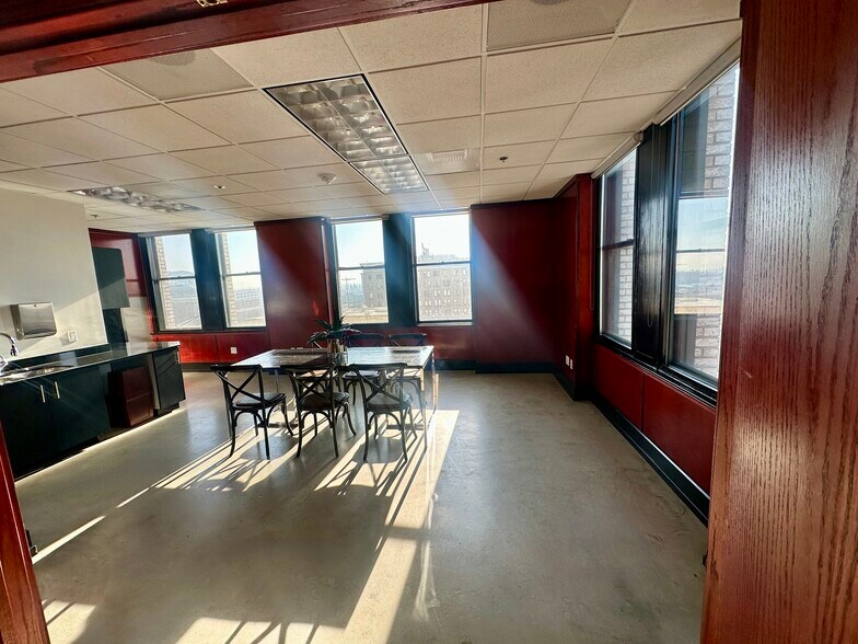 More Photos Of 1060 Fulton St, Fresno Office For Sale