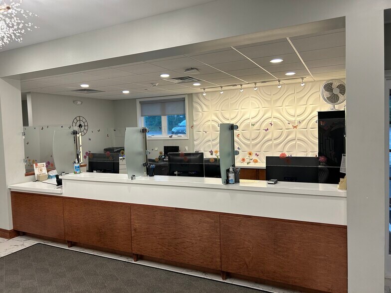 More Photos Of 70 Linwood Ave, Orchard Park Office For Sale