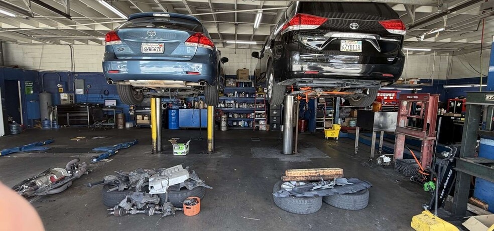 More Photos Of 1880 Sinaloa Rd, Simi Valley Auto Repair For Sale