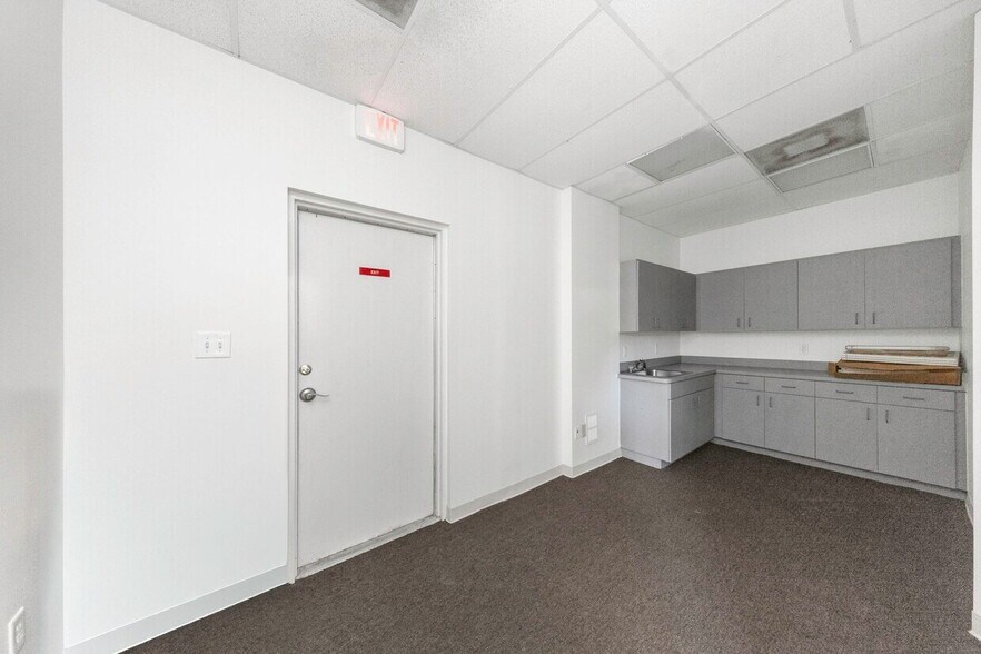 More Photos Of 14517 Bruce B Downs Blvd, Tampa Medical For Lease