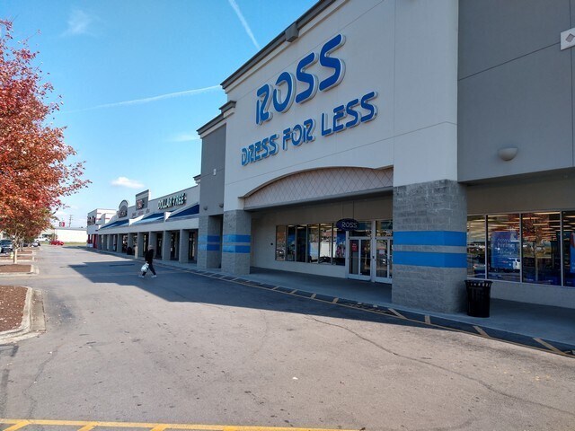 More Photos Of 6719-6741 Clinton Hwy, Knoxville Unknown For Lease