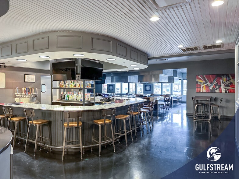 More Photos Of 200 Commerce Dr, Elizabethtown Restaurant For Lease