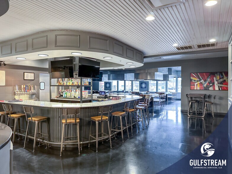 More Photos Of 200 Commerce Dr, Elizabethtown Restaurant For Sale