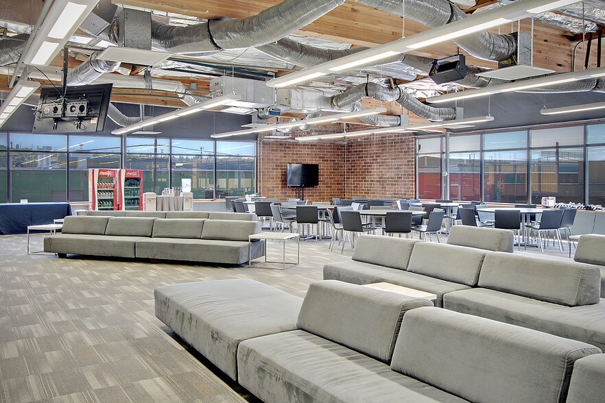 More Photos Of 4634-4636 E Marginal Way S, Seattle Unknown For Lease