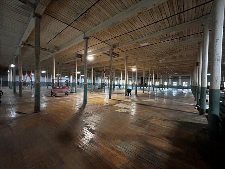 More Photos Of 181 Conant St, Pawtucket Manufacturing For Lease