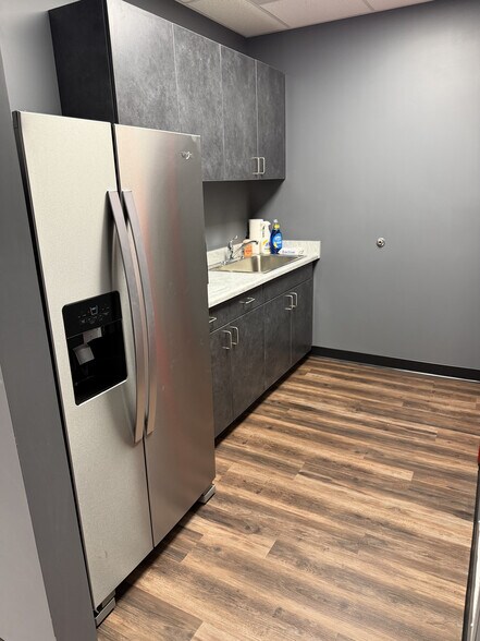 More Photos Of 18140 Burke St, Elkhorn Office For Lease