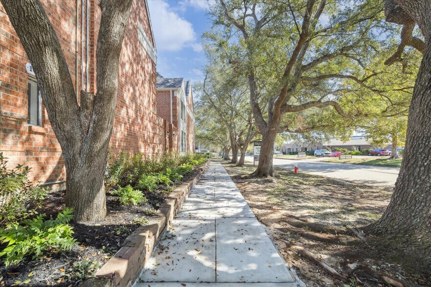 More Photos Of 16815 Royal Crest Dr, Houston Loft Creative Space For Lease