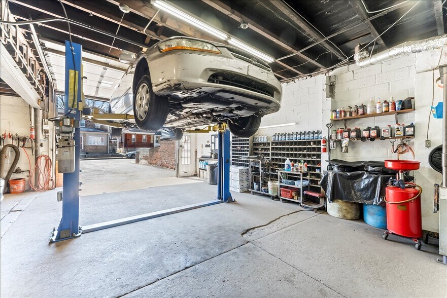 More Photos Of 603 Greenway Ave, Darby Auto Repair For Sale