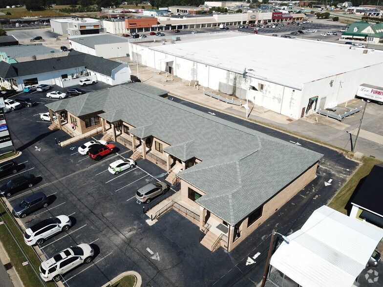 More Photos Of 512-520 Erwin Rd, Dunn General Retail For Lease