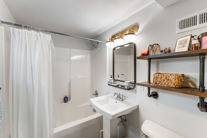 More Photos Of 1415 Highland Ave, Knoxville Multifamily For Sale