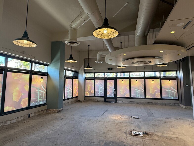 More Photos Of 1235 State St, Santa Barbara Storefront Retail Office For Lease