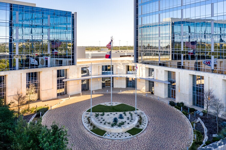 More Photos Of 19100 Ridgewood Pky, San Antonio Office For Lease