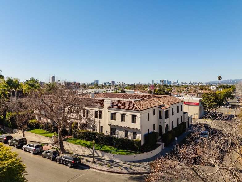 More Photos Of 455 N Sycamore Ave, Los Angeles Apartments For Sale