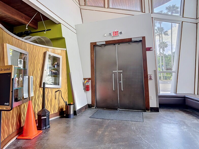 More Photos Of 220 N Williamson Blvd, Ormond Beach Restaurant For Sale