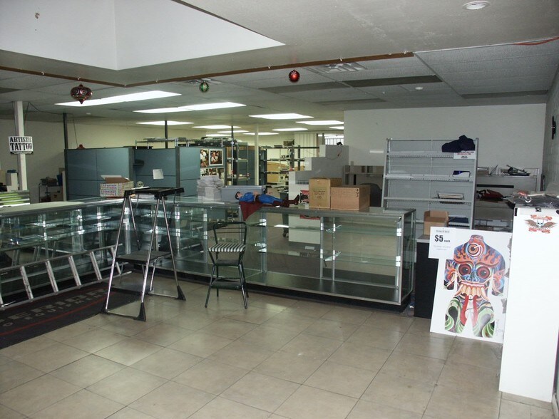 More Photos Of 6501 N Black Canyon Fwy, Phoenix Industrial For Sale