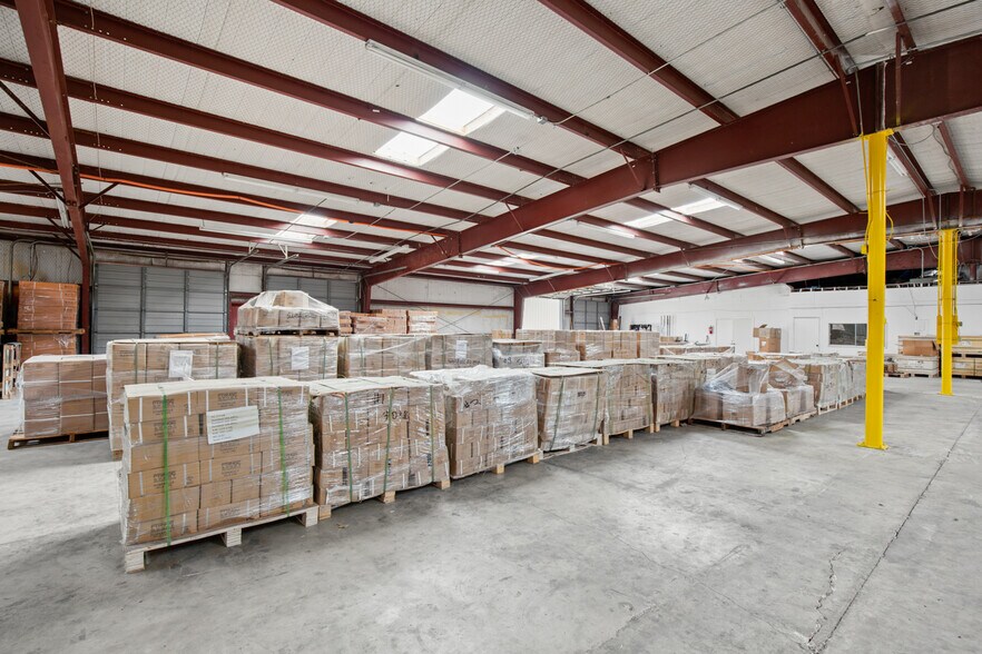 More Photos Of 9300 Brown Ln, Austin Warehouse For Lease