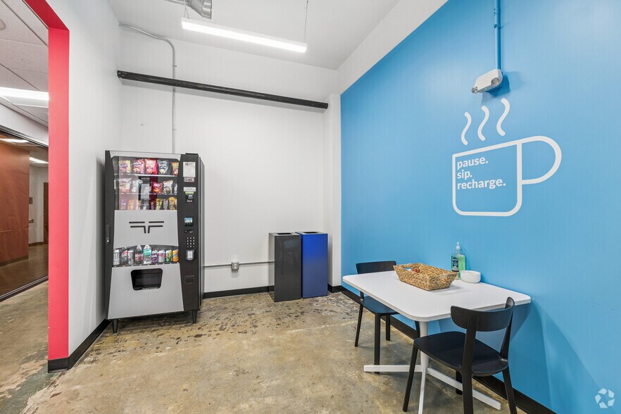 More Photos Of 204 12th St, Des Moines Office For Lease