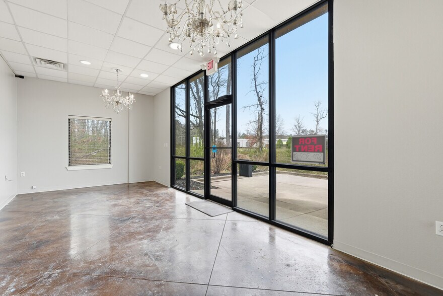 More Photos Of 10819 Stagecoach Rd, Little Rock Office For Sale