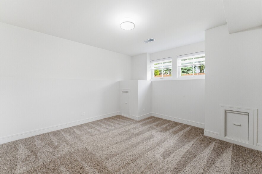 More Photos Of 214 N Walnut St, Bensenville Apartments For Sale