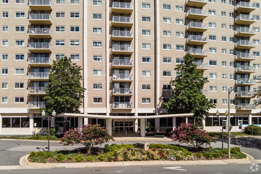 More Photos Of 1225 Martha Custis Dr, Alexandria Apartments For Sale