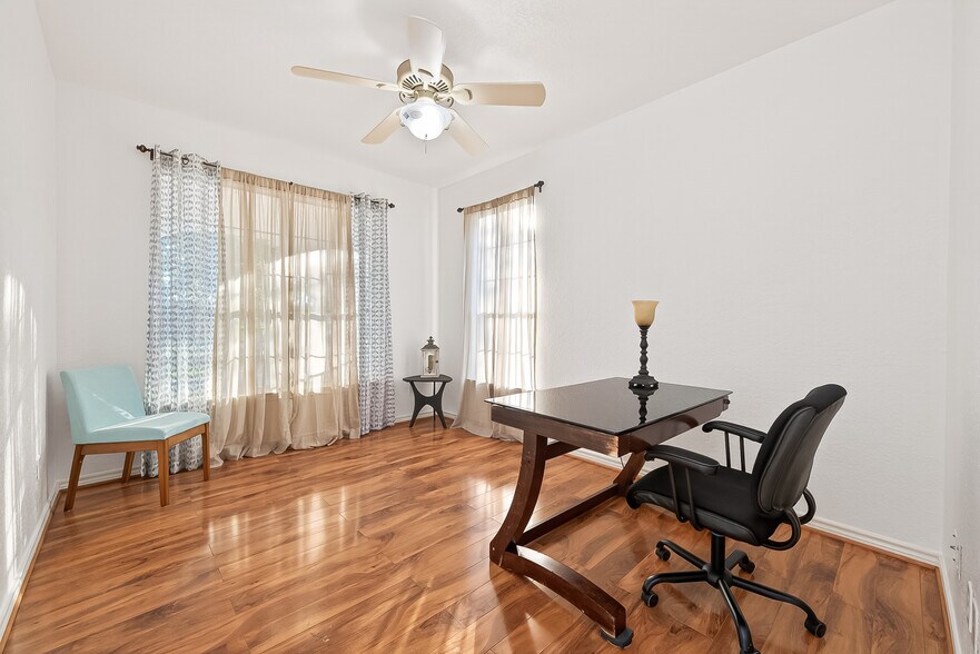More Photos Of 21832 Rayford Rd, Humble Office For Sale