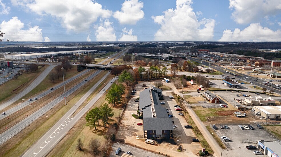 More Photos Of 190 Lime Quarry Rd, Madison Loft Creative Space For Lease