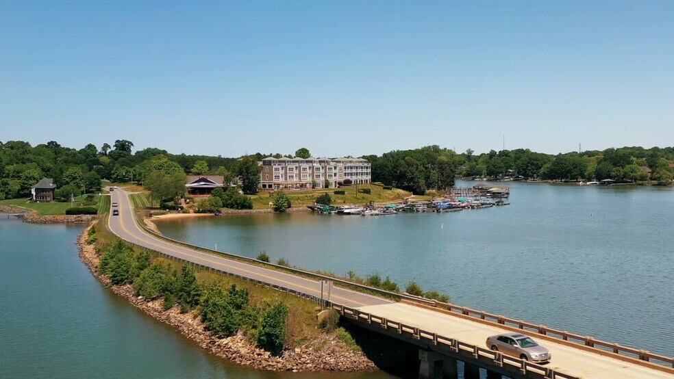 Primary Photo Of 637 Williamson Rd, Mooresville Storefront Retail Residential For Sale