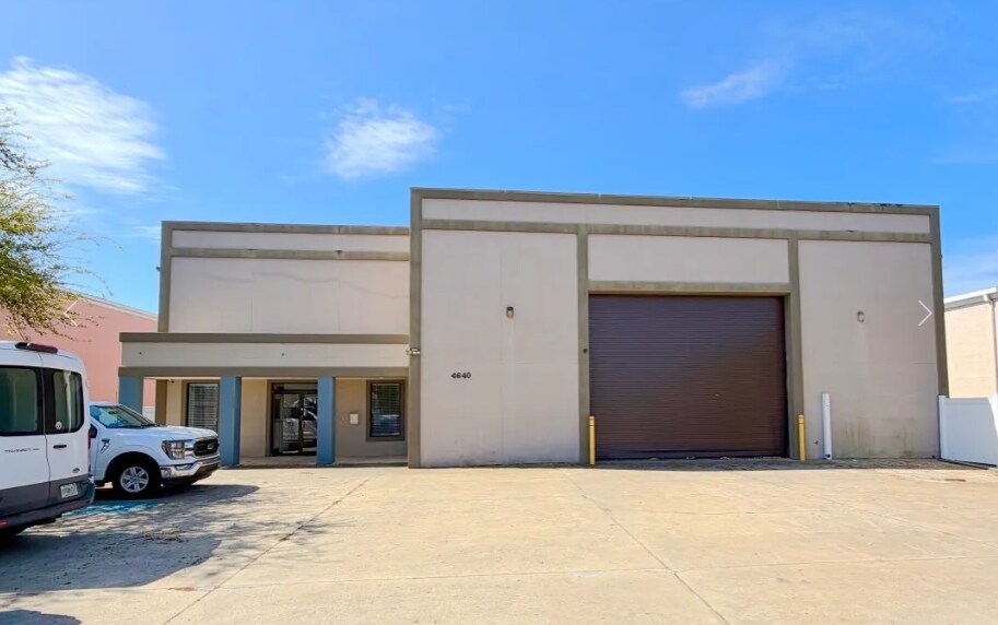 Primary Photo Of 4640 Gulfstarr Dr, Destin Light Distribution For Lease