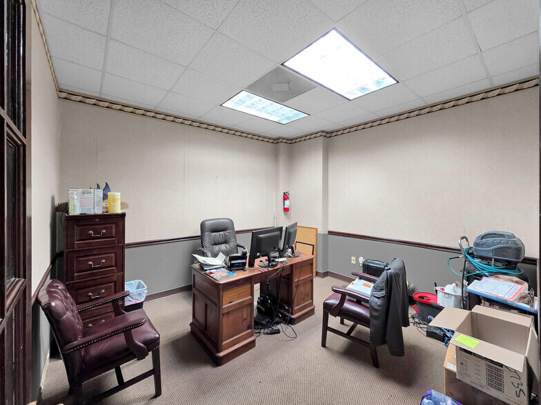 More Photos Of 6429 Fairmont Pky, Pasadena Office For Sale