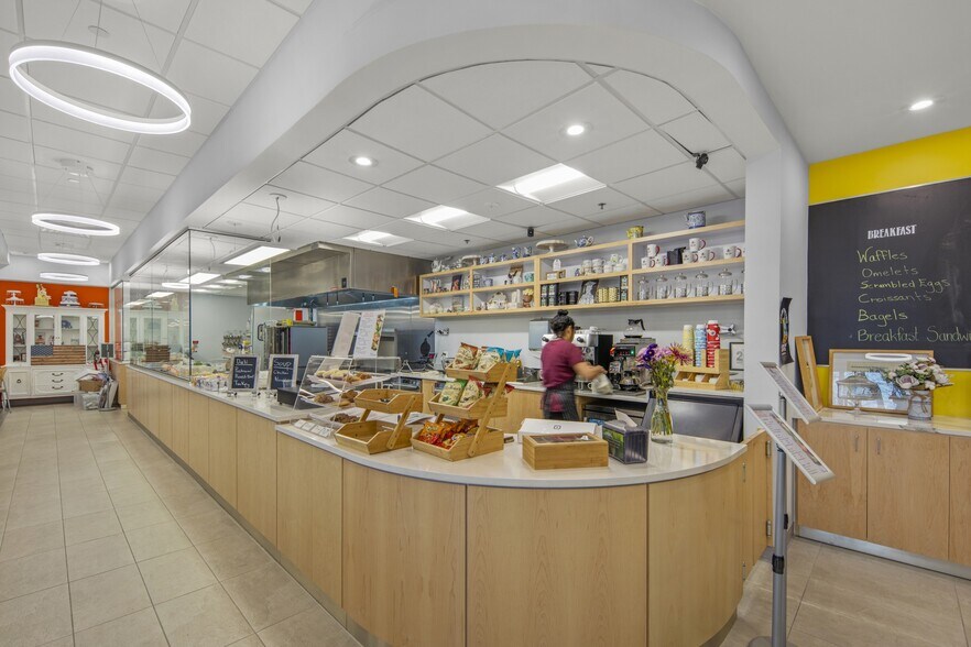 More Photos Of 7940 Jones Branch Dr, McLean Office For Lease