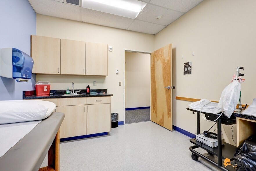 More Photos Of 4551 E Bogard Rd, Wasilla Medical For Sale