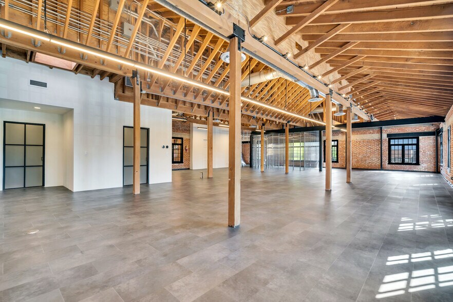 More Photos Of 400-412 Wilshire Blvd, Santa Monica Loft Creative Space For Lease