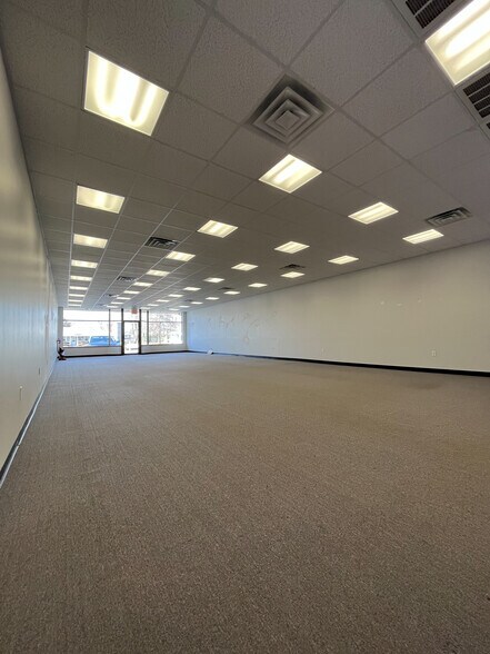 More Photos Of 204 E 6th St, Ridgely Storefront For Lease