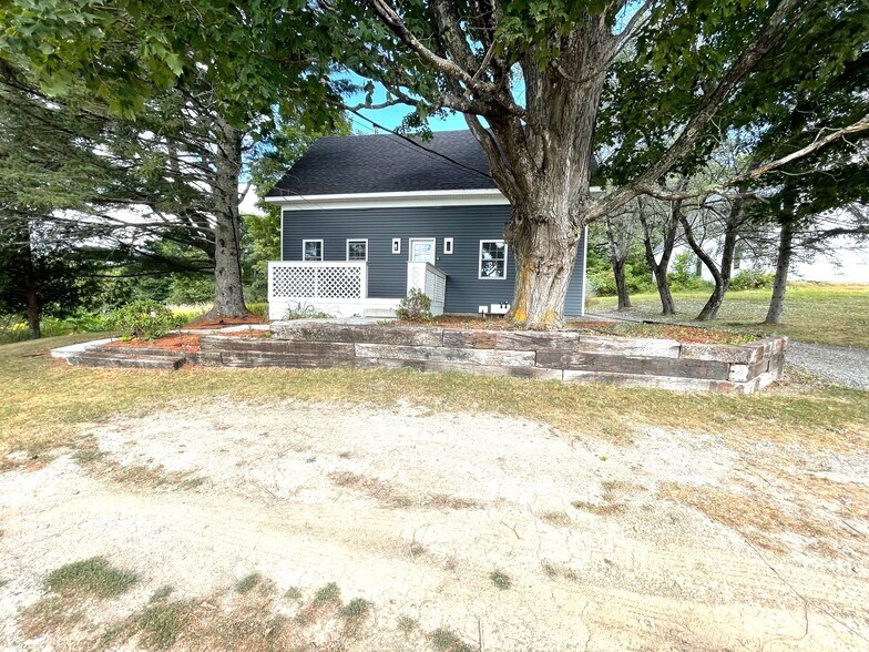 More Photos Of 19 Mason Corner Rd, Saint Albans Multifamily For Sale